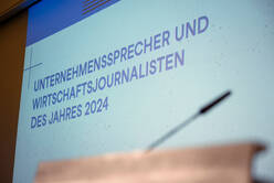 20250317_JonasWalzberg_Preisverleihung_Wirtschaftsjournalistin_004.jpg