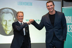 Winfried Rothermel (abcdruck) und Laudator Wladimir Klitschko